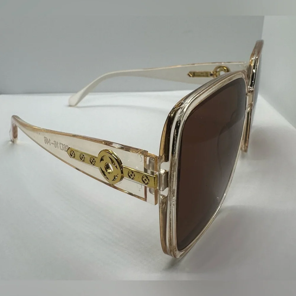 Chic & Trendy Oversized Square Frame Sunglasses - New Fashion Statement!